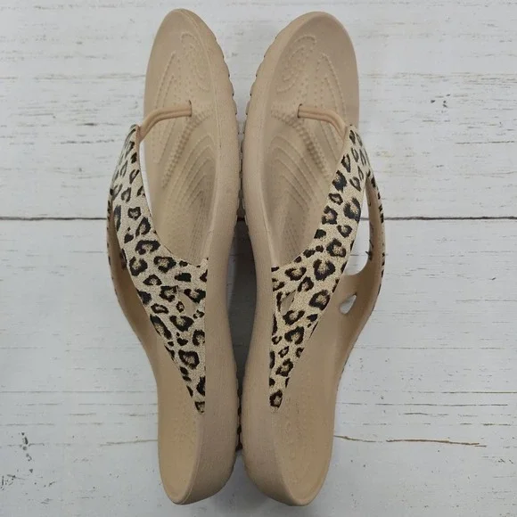 Crocs Kadee II Sandals Womens 9 Tan Brown Leopard Comfort Thong Flip Flop Beach - Picture 6 of 8